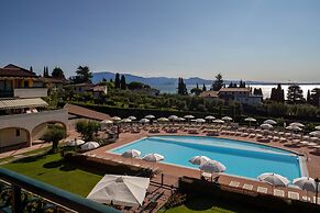 Le Terrazze Sul Lago Residence & Hotel