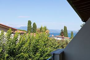 Le Terrazze Sul Lago Residence & Hotel