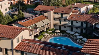 Le Terrazze Sul Lago Residence & Hotel