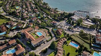 Le Terrazze Sul Lago Residence & Hotel