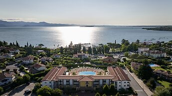 Le Terrazze Sul Lago Residence & Hotel