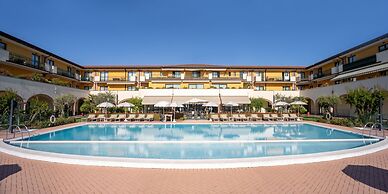 Le Terrazze Sul Lago Residence & Hotel