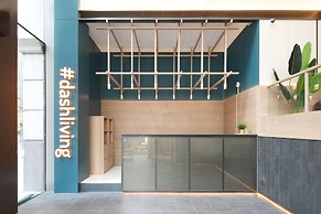 Dash Living On Hollywood