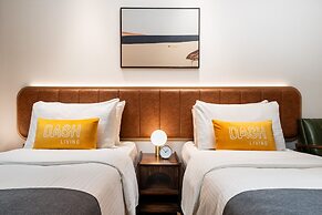 Dash Living On Hollywood