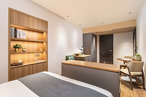 Dash Living On Hollywood