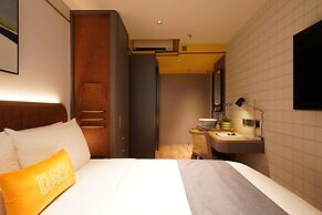 Dash Living On Hollywood