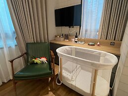 Dash Living On Hollywood