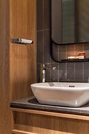 Dash Living On Hollywood