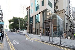 Dash Living On Hollywood