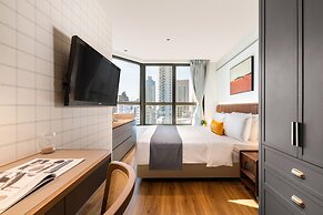 Dash Living On Hollywood