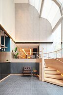 Dash Living On Hollywood