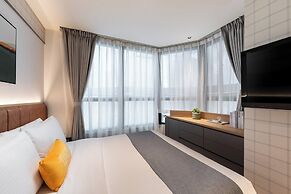 Dash Living On Hollywood