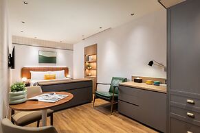 Dash Living On Hollywood