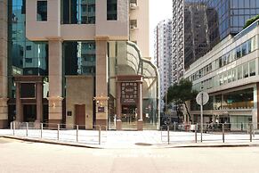 Dash Living On Hollywood