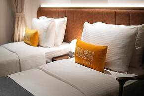 Dash Living On Hollywood