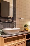 Dash Living On Hollywood