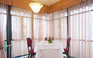 Grand Hotel Villa Politi