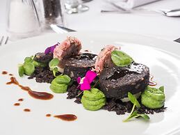 The Everglades Park Hotel