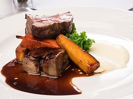 The Everglades Park Hotel