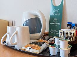 The Everglades Park Hotel