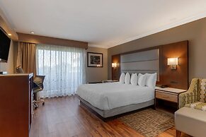 Best Western Plus Forest Park Inn