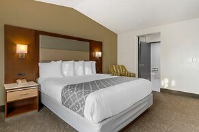 Best Western Plus Forest Park Inn