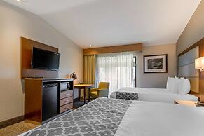 Best Western Plus Forest Park Inn