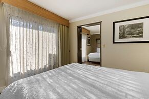 Best Western Plus Forest Park Inn