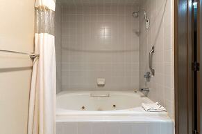 Best Western Plus Forest Park Inn