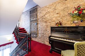 Residenza A Tribute To Music