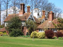 London Beach Country Hotel