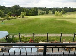 London Beach Country Hotel