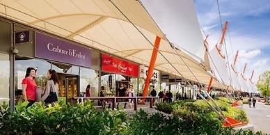 London Beach Country Hotel