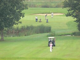 London Beach Country Hotel