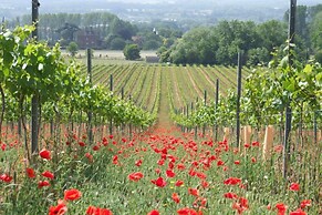 London Beach Country Hotel