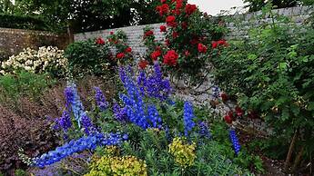 London Beach Country Hotel