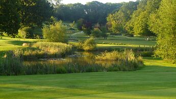 London Beach Country Hotel