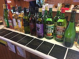 London Beach Country Hotel