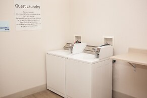 Holiday Inn Express Hotel & Suites by IHG