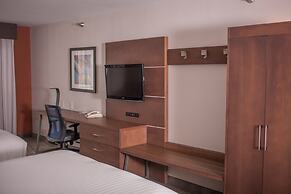 Holiday Inn Express Hotel & Suites by IHG