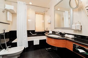 Holiday Inn Kuwait by IHG