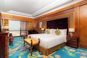Holiday Inn Kuwait by IHG