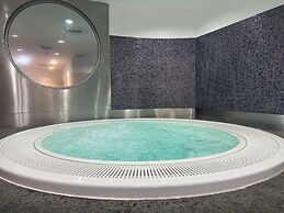 Holiday Inn Kuwait by IHG