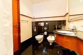 Holiday Inn Kuwait by IHG