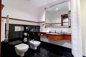 Holiday Inn Kuwait by IHG