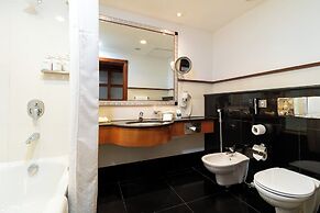 Holiday Inn Kuwait by IHG