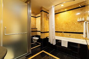 Holiday Inn Kuwait by IHG