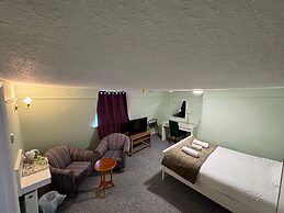 The George Hotel