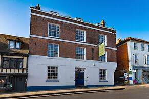 The George Hotel