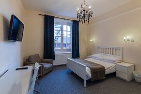 The George Hotel
